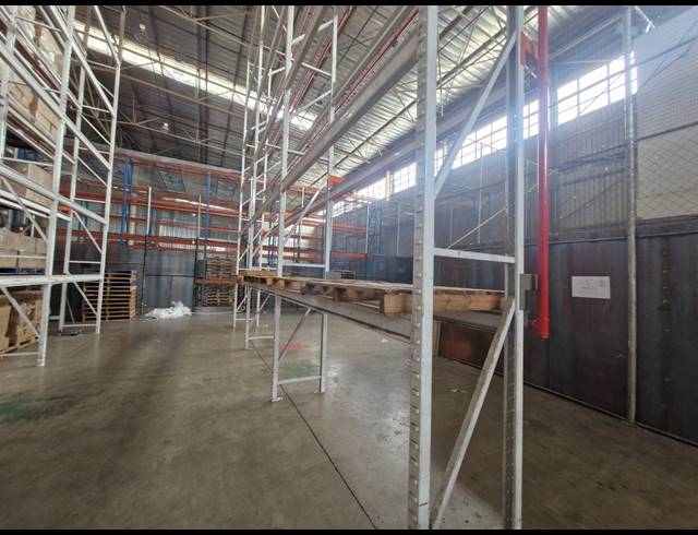 8,599M² WAREHOUSE TO LET IN DENVER